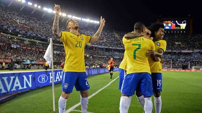 Дуглас Коста обеспечил Бразилии разгром сборной Перу