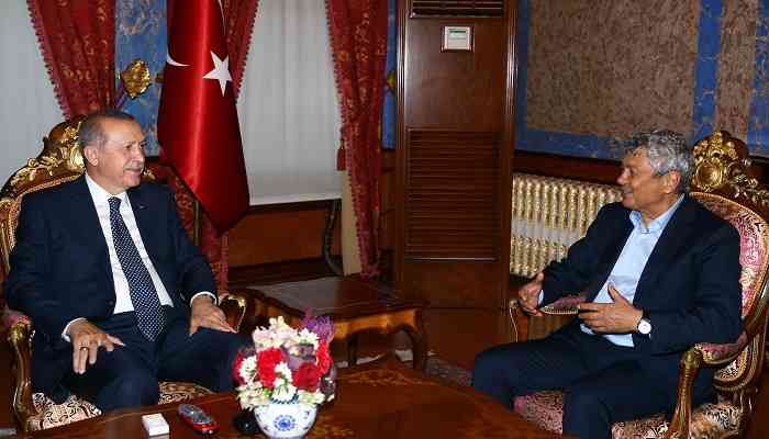 Экс-тренер Шахтера побывал на приеме у Президента Турции