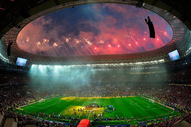 Атмосфера на стадионах во время важных матчей: Чемпионаты мира, Евро и Кубки